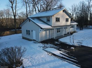 417 Diggles Pl, Highland Lakes, NJ 07422