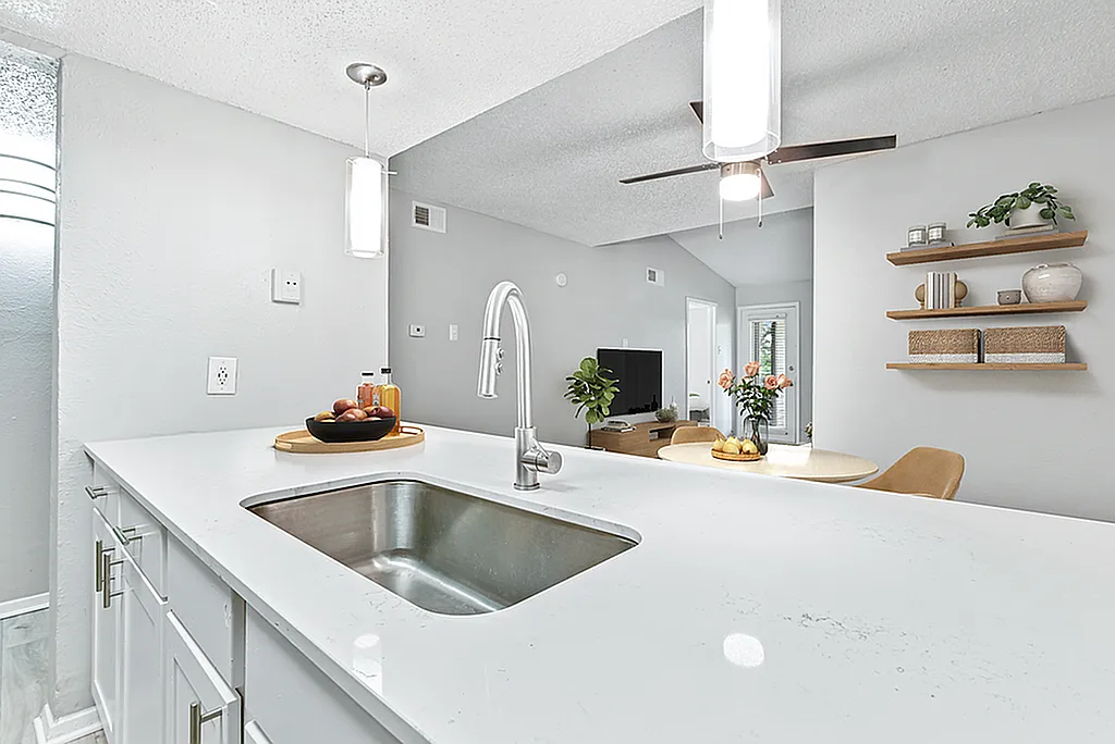 Liv on the Green Apartment Homes — Photo 3