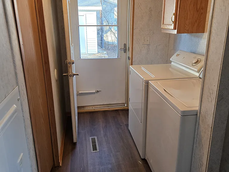 236 Sterling Dr — Photo 5
