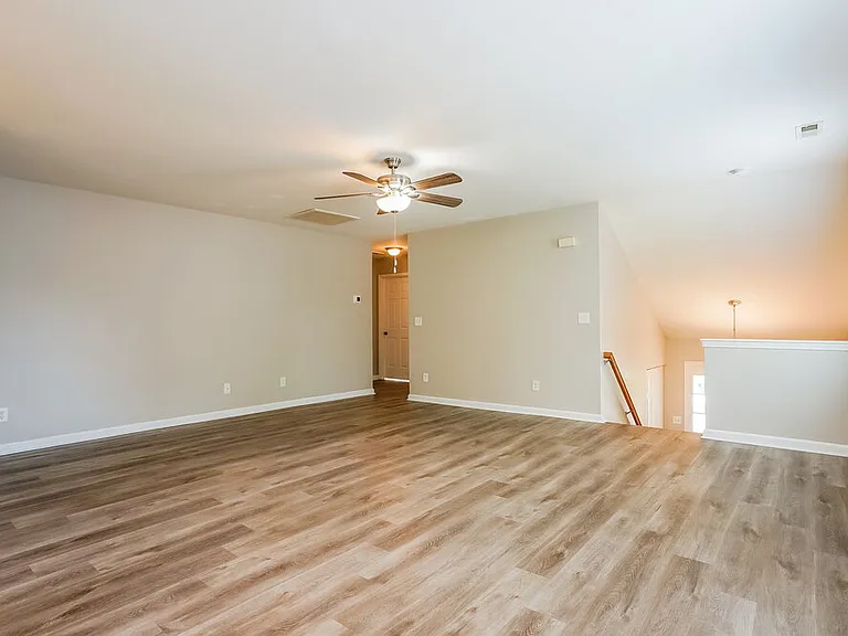 2826 Filbert St — Photo 8