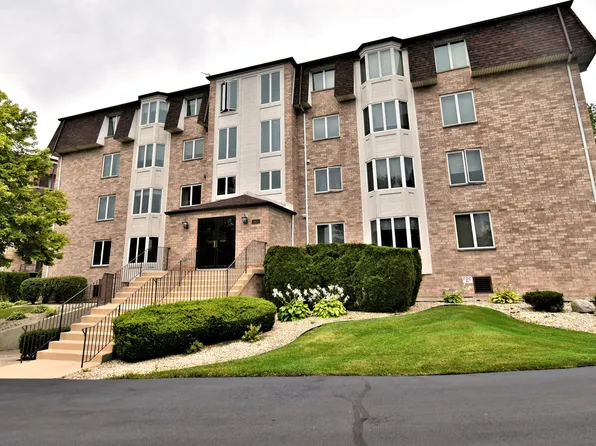 3620 186th St APT 101, Lansing, IL 60438