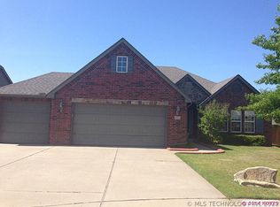 408 E Vancouver Ct, Broken Arrow, OK 74012