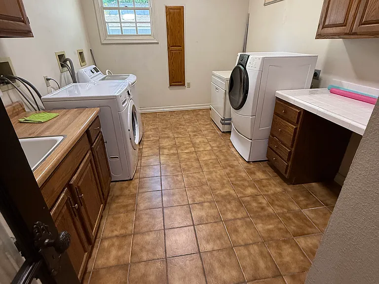 533 E Sierra Madre Ave — Photo 20