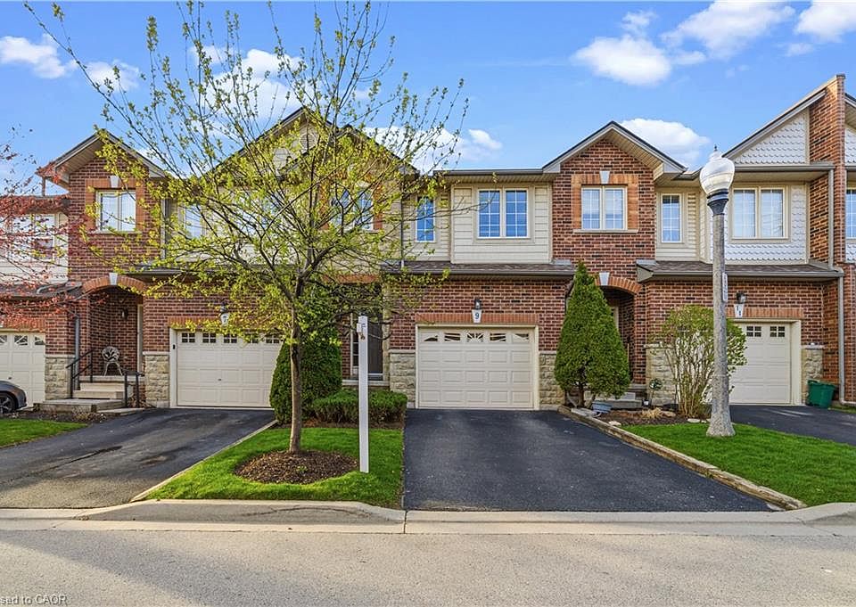 1st image of 9 Liddycoat Ln #18