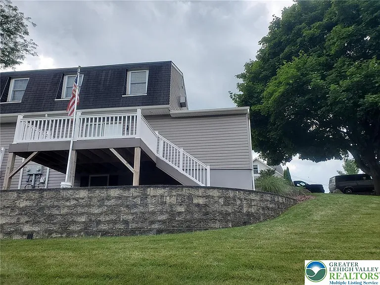 103 Hickory St — Photo 4