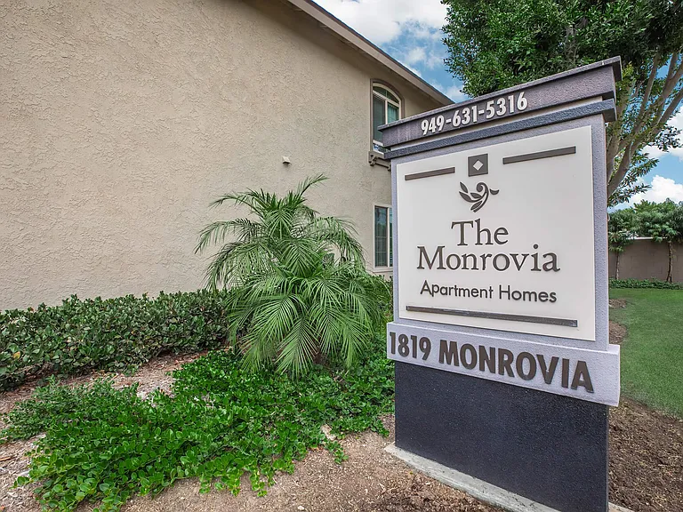 The Monrovia Apartment Homes — Photo 6