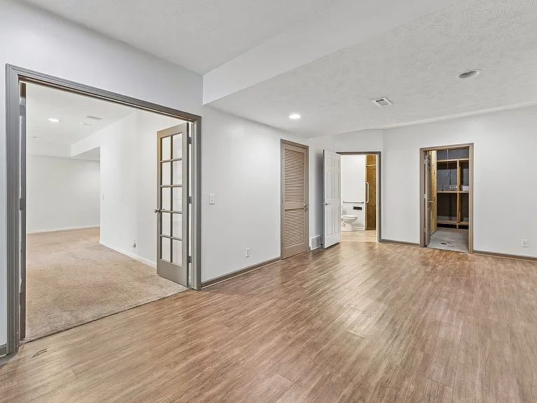 705 S 186th St — Photo 33
