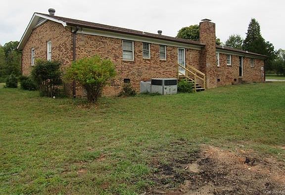 4th image of 235 Heather Ln