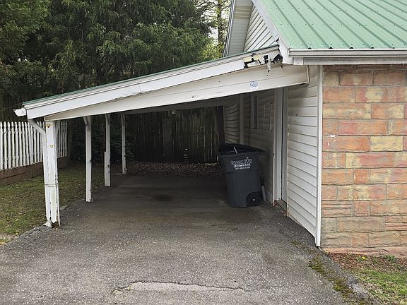 4th image of 1032 Coulter St