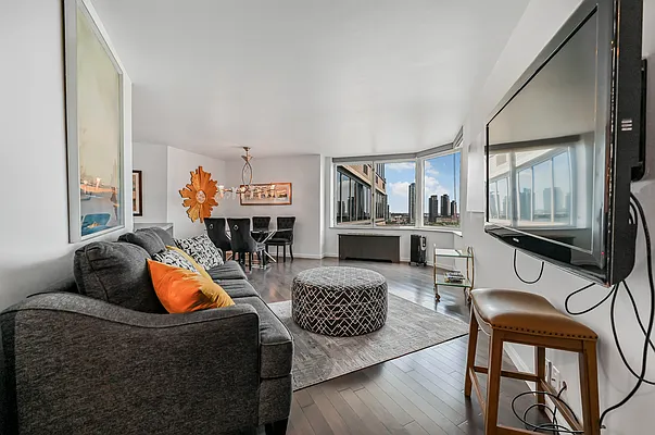 Rented by Luxury Habitat | media 2