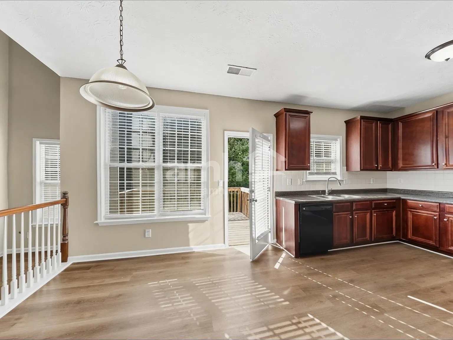 4 bed, 3.0 bath, 2929 sqft, $2,720 — Photo 3