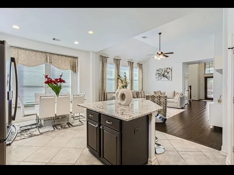 19251 N Cottonwood Green Ln — Photo 12