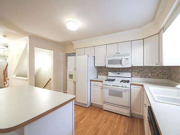 3rd image of 46322 Aarons Way #61