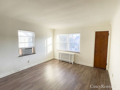 4th image of 2786 Observatory Ave APT 5