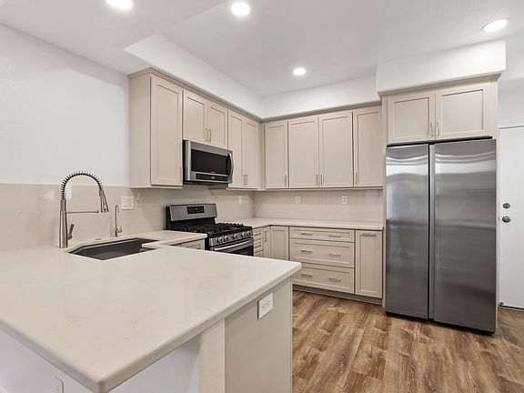 4th image of 28381 Boulder Dr