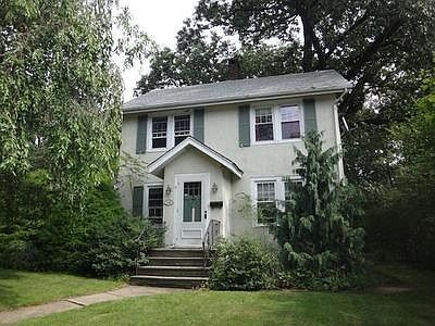 1st image of 240 Vreeland Ave