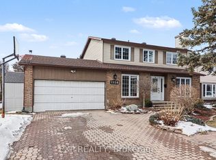 1528 Missyabit Dr, Ottawa, ON K1E2M6