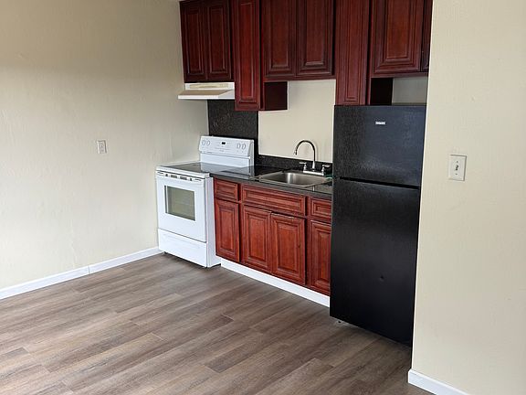 3rd image of 241 Plymouth Ave APT 2