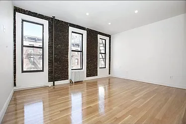 Rented by Weinstein Realty Group