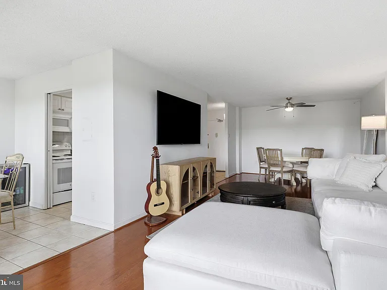 5300 Holmes Run Pkwy #607 — Photo 5