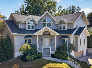 298 Niagara Point Dr, Erie, PA 16507