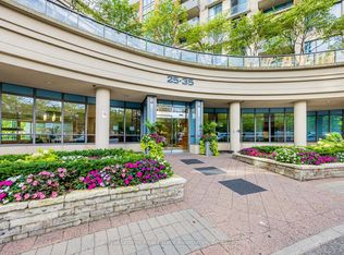 35 Viking Ln #335, Toronto, ON M9B 0A2