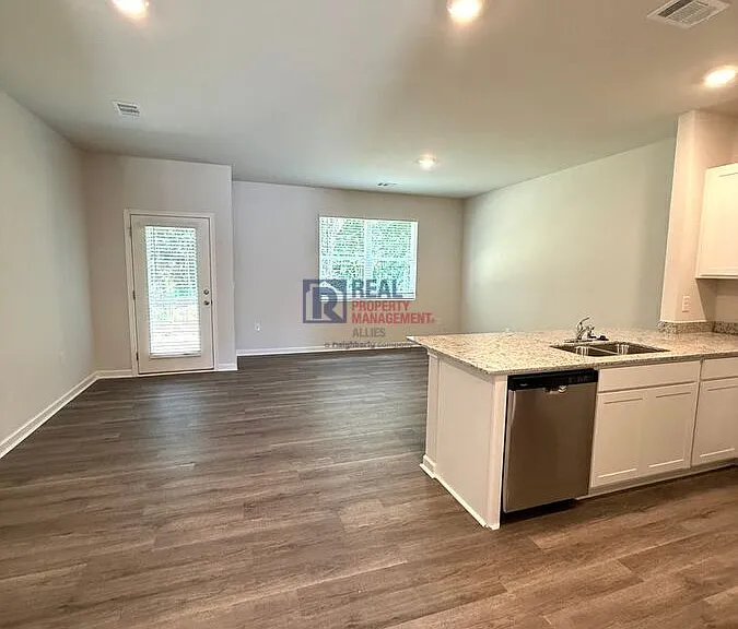 26 Silverbell Ln — Photo 3
