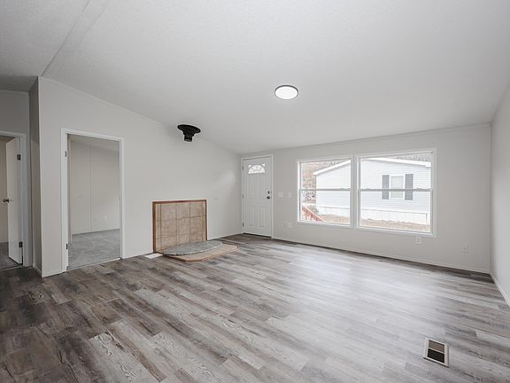 3rd image of 59 Cotton Farm Rd