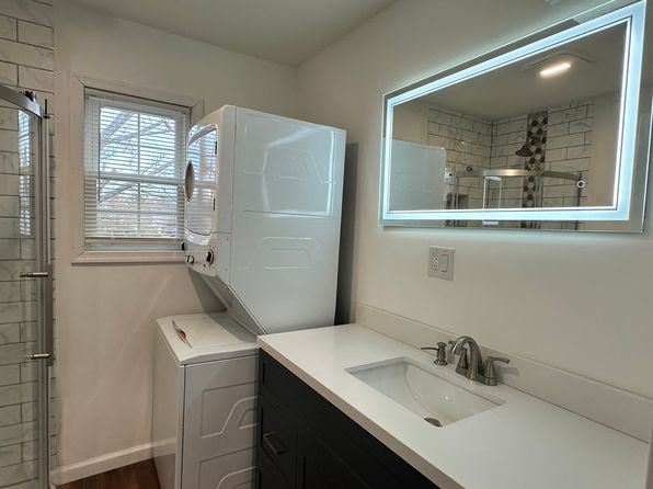 1881 N Streamline Dr