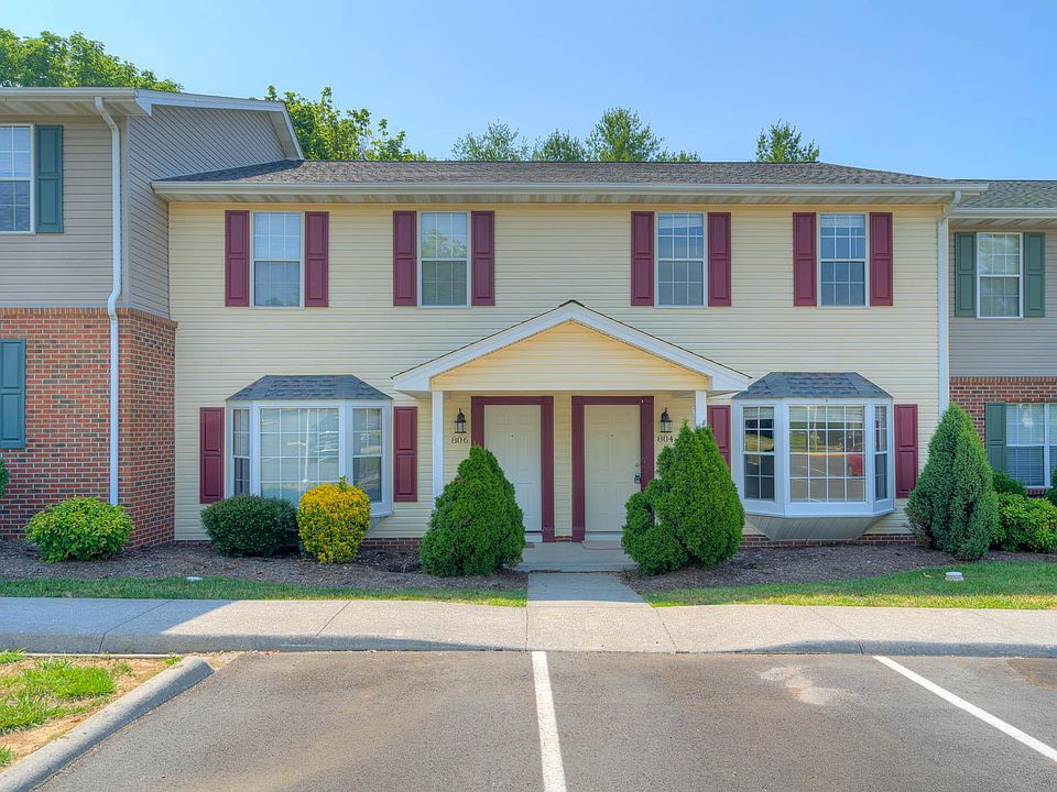 1st image of 804 Patrick Henry Dr