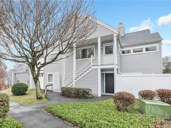 70 Country Place #70, Shelton, CT 06484