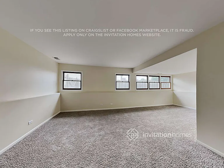 2761 Melbourne Ln — Photo 7