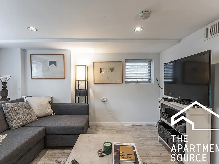 2732 N Monticello Ave #G — Photo 4