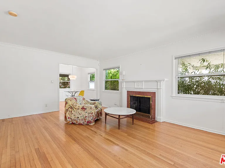 8020 Regis Way — Photo 3