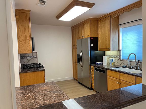 4th image of 11109 Whitegate Ave