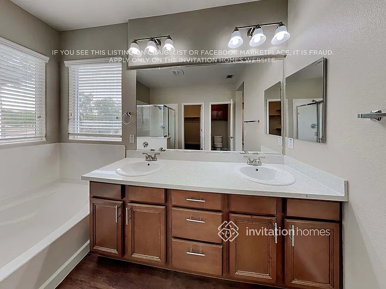 1108 Villaggio Cir — Photo 15