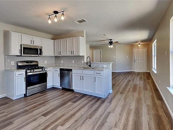 5th image of 116 Opal Lake Dr