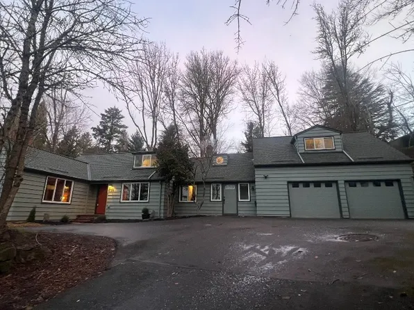8155 SW Canyon Rd, Portland, OR 97225