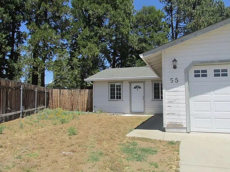 55 Emerald Ct — Photo 2