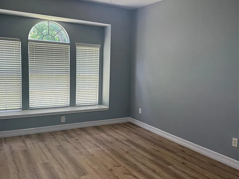 4727 Heritage Country Ln — Photo 9