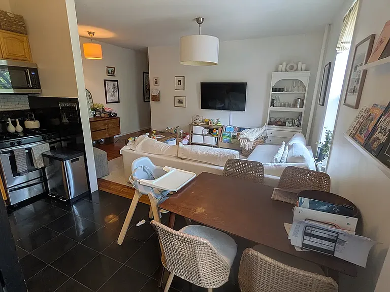 210 De Graw St #2R — Photo 13