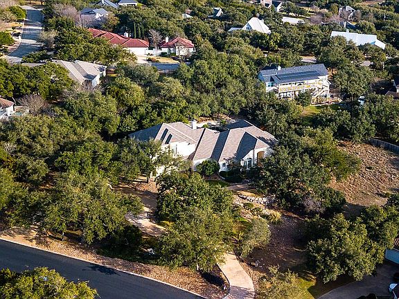 3rd image of 8012 Windermere Dr
