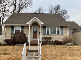 74 Warner St, Fords, NJ 08863