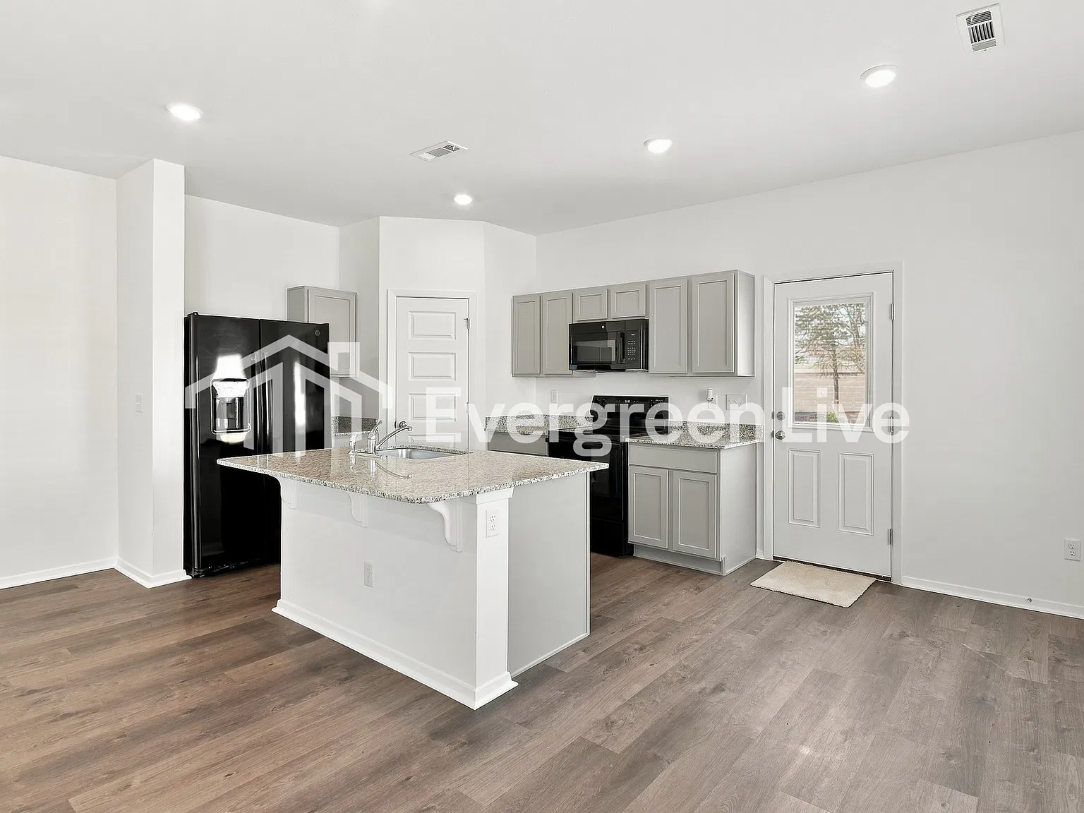 3 bed, 2.5 bath, 1599 sqft, $1,325 — Photo 2