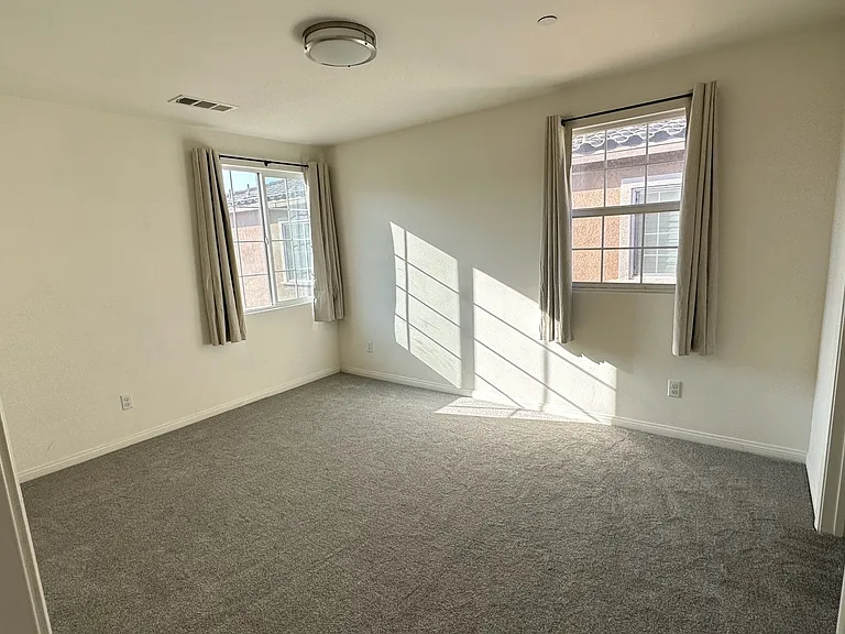 732 Huron Dr — Photo 11