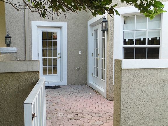 Sitting Patio off Breakfast Room