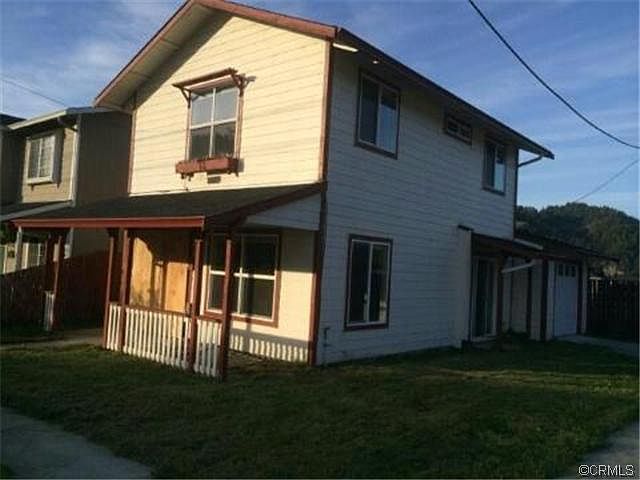 2nd image of 310 1st Ave