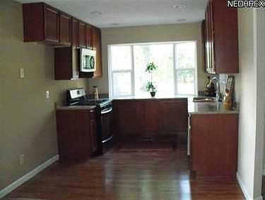 3rd image of 3650 Lake Ave