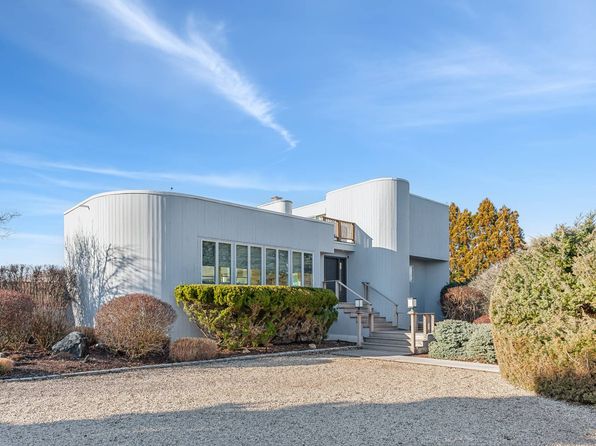 3 Stacy Dr
