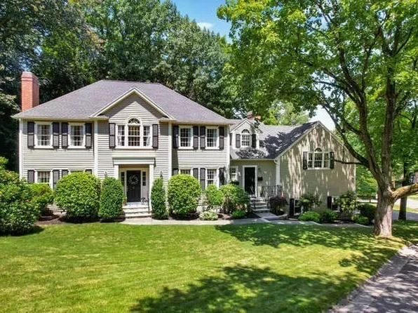 9 Brooks St, Winchester, MA 01890
